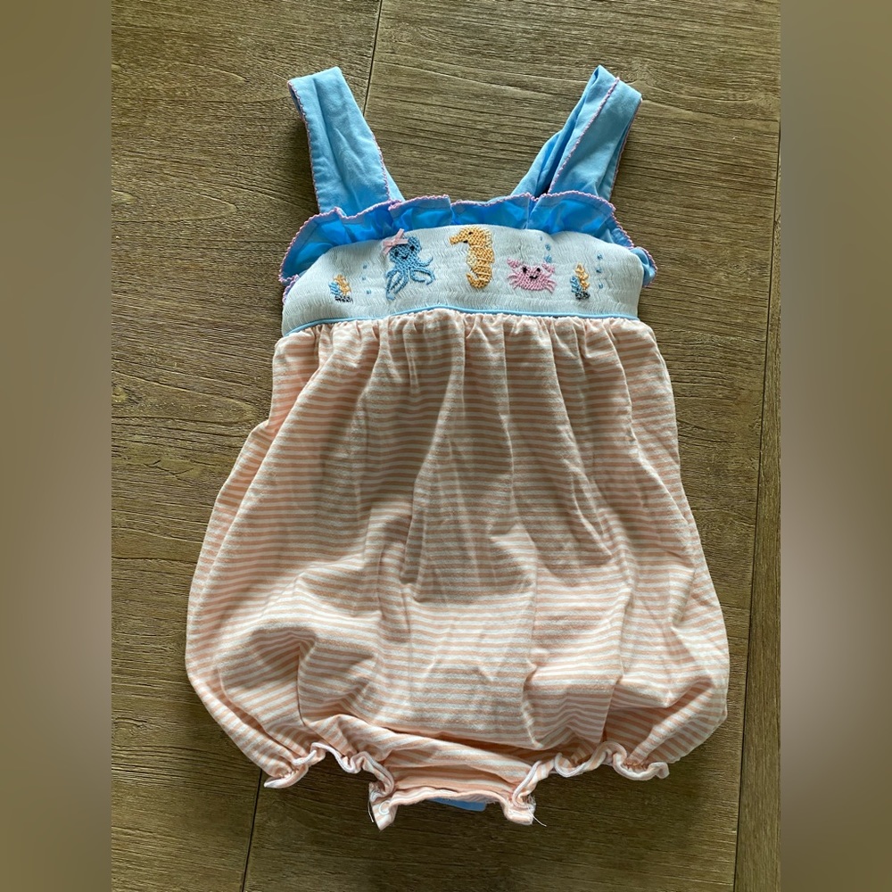 Smocked sea animal bubble